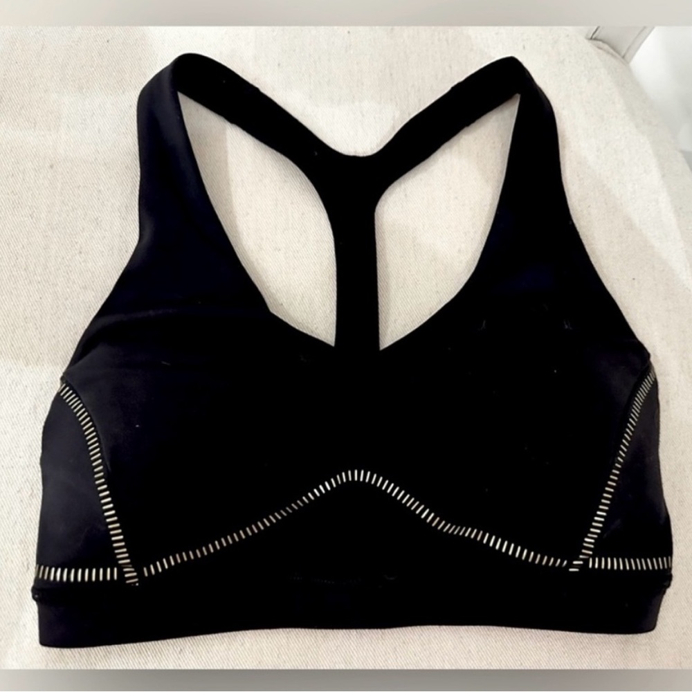 Lululemon Size 4 NWT Arise Bra Limited Edition Black & Gold
